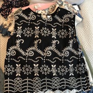 White and black embroider tank top